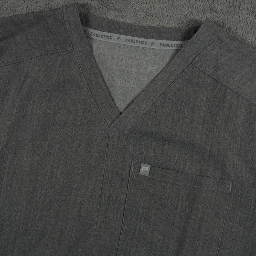 Fabletics Helix Scrub Top Mens Large‎ Charcoal Gray V-Neck Short Sleeve Medical